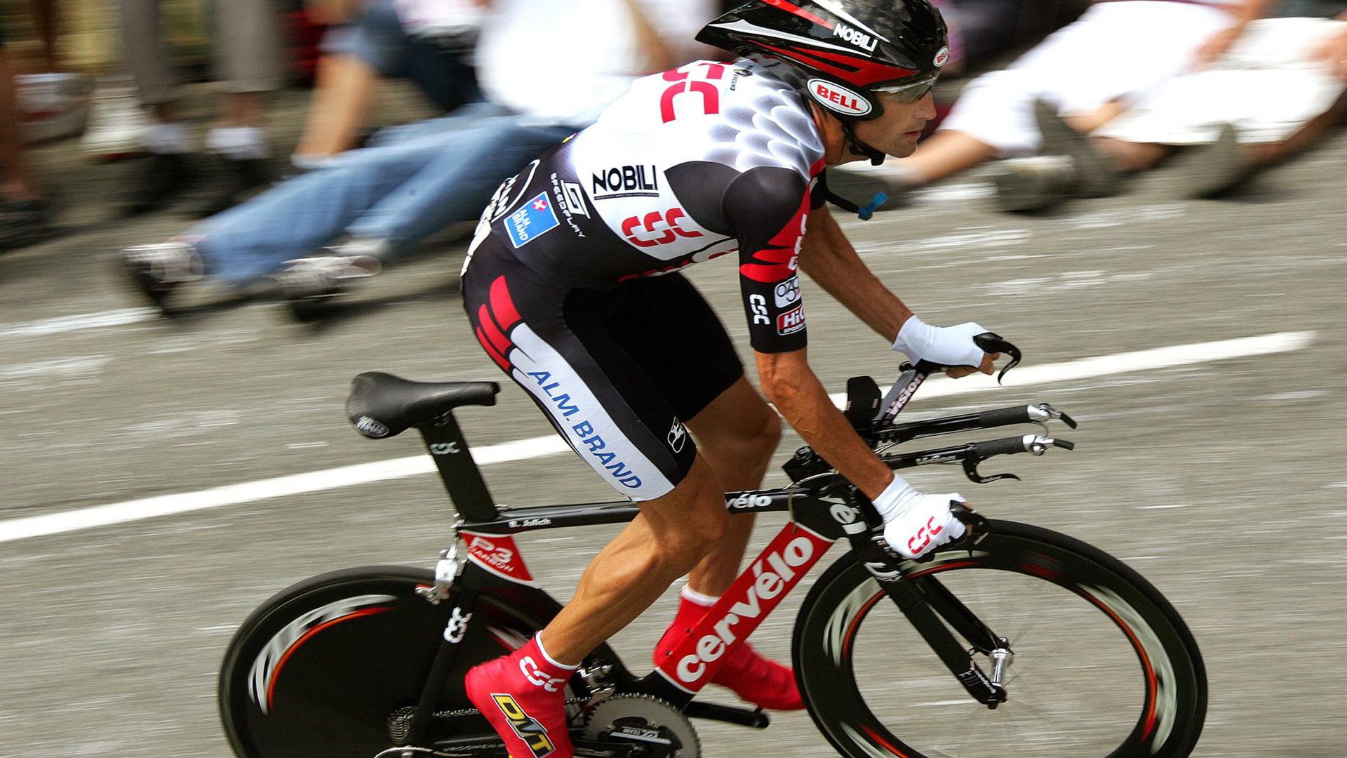 中国冰壶队世锦赛表现亮眼,新生代选手展现强劲实力